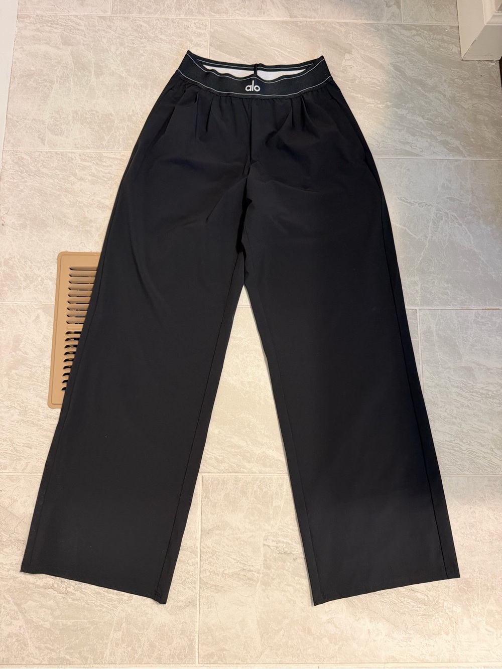 ALO Yoga black trousers xxs